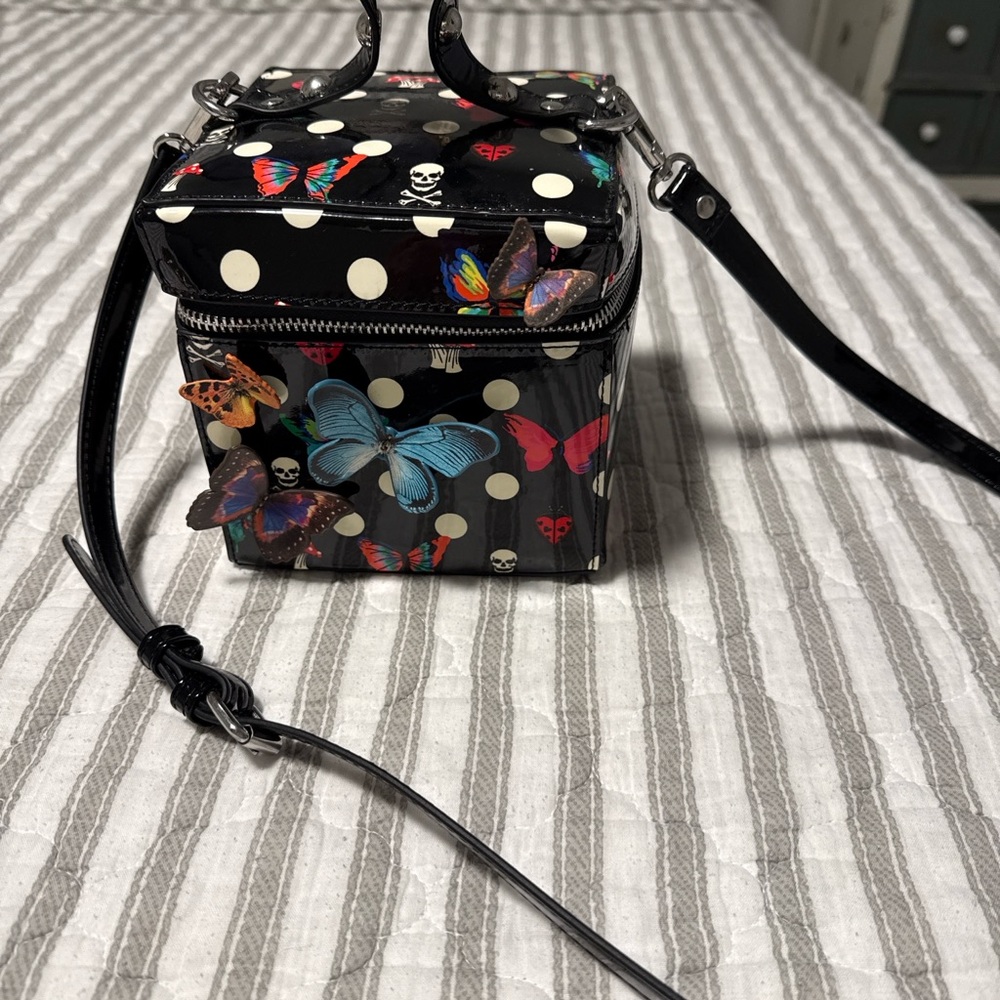 ULTRA RARE Betsey Johnson butterfly box bag - Picture 2 of 3